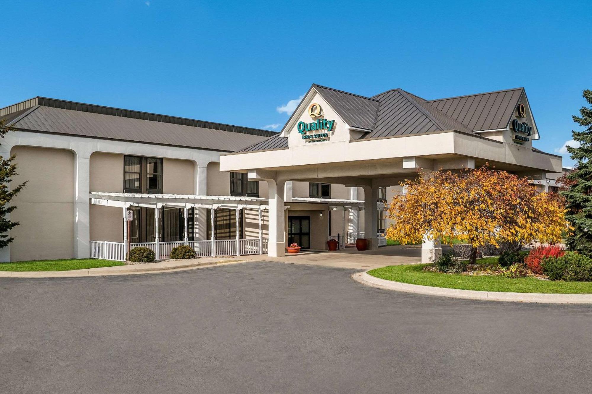 Quality Inn & Suites Saginaw Exterior foto