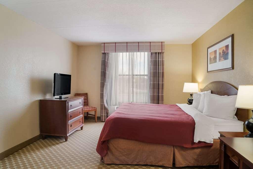 Quality Inn & Suites Saginaw Quarto foto