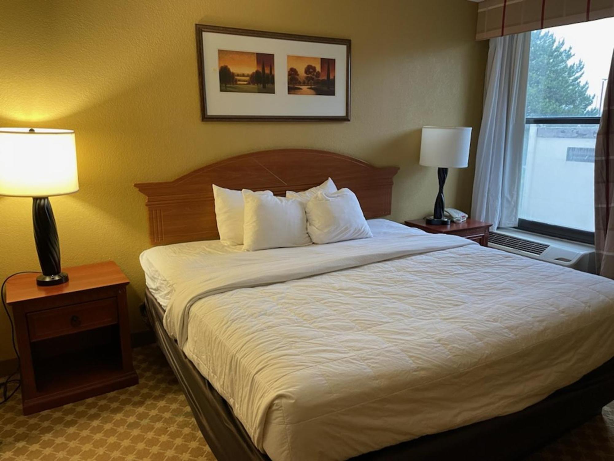 Quality Inn & Suites Saginaw Exterior foto