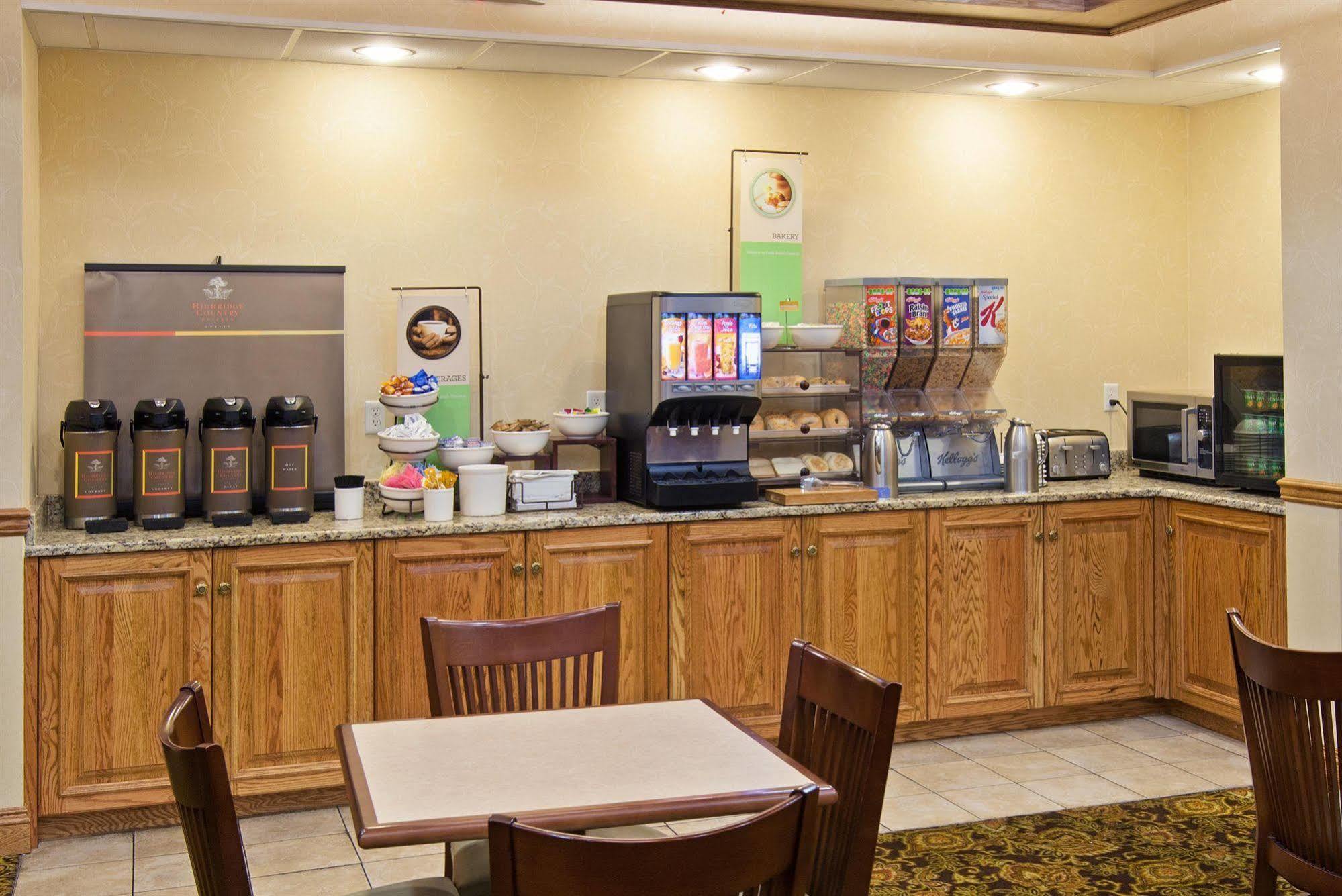 Quality Inn & Suites Saginaw Restaurante foto