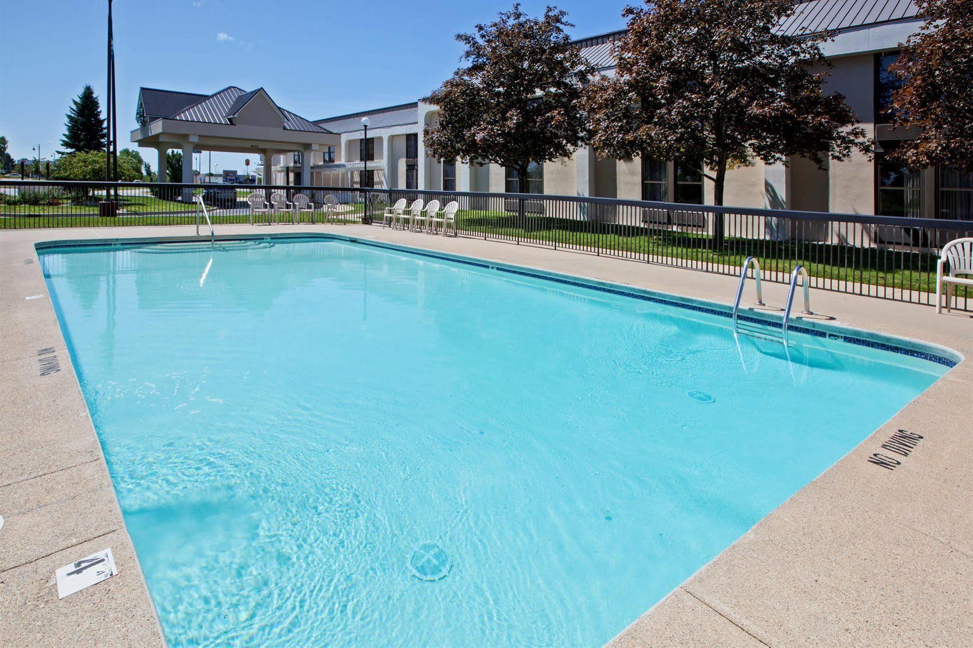 Quality Inn & Suites Saginaw Facilidades foto